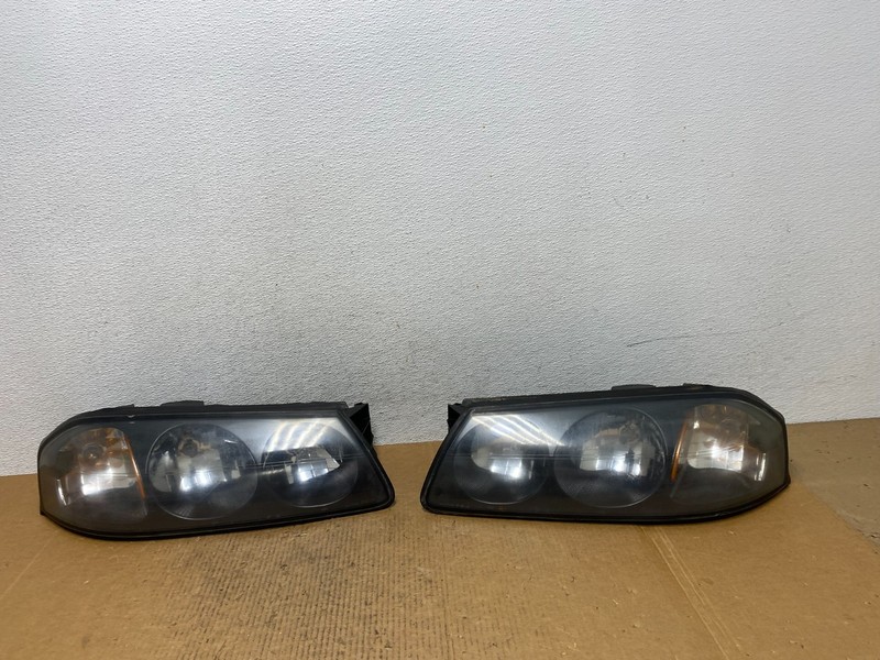 2000 to 2005 Chevrolet Impala Left+Right Set Headlights Halogen AE1182 DW