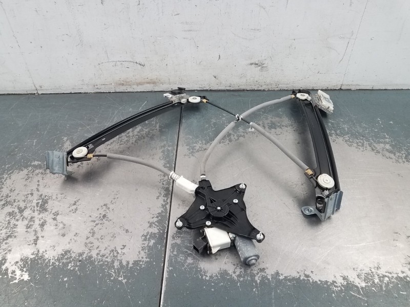 2018 Ford Mustang Shelby GT350 Left Door Window Regulator #2799 P2