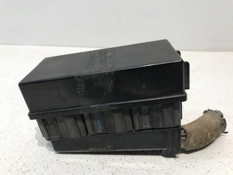 97-98 Ford Expedition Under Hood Engine Fuse Box Relay Junction Block Panel