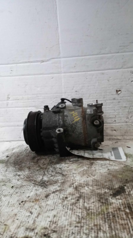 2015 KIA Forte A/C Compressor OEM 97701A5100 107k Miles White