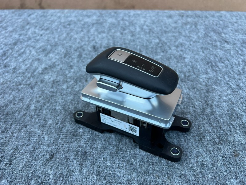INFINITI QX60 2022-2026 OEM CENTER CONSOLE AUTOMATIC FLOOR SHIFTER ASSEMBLY