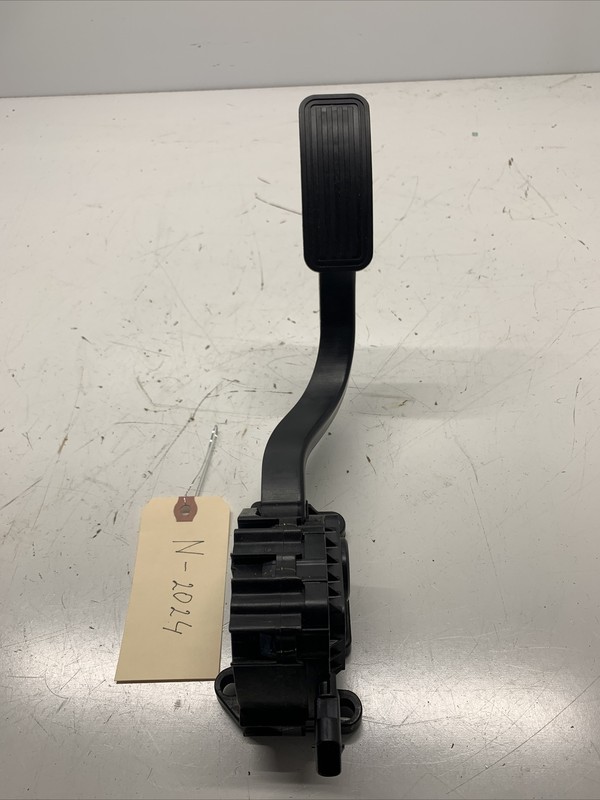 17-23 TESLA MODEL 3 ACCELERATION GAS PEDAL THROTTLE SENSOR OEM 1011298 2024 B111