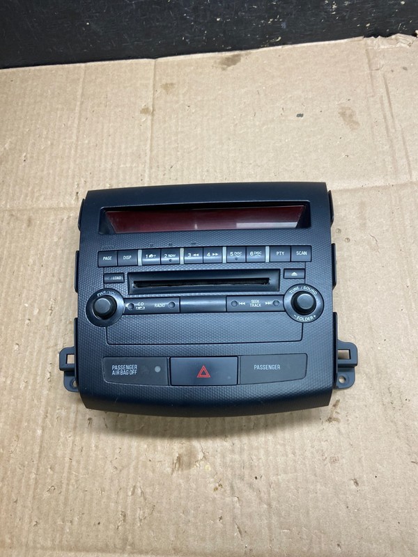 2011 - 2013 Mitsubishi Outlander Dash Radio AM/FM CD Player Y2427 DG