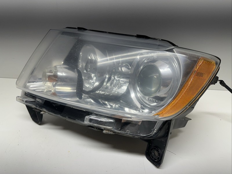 55079381AE | 2011 - 2013 Jeep Grand Cherokee Left Headlight Driver Xenon HID OE