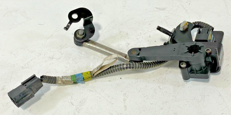 2019 INFINITI QX50 REAR LEFT SIDE HEADLIGHT RIDE HEIGHT LEVEL SENSOR # 81157