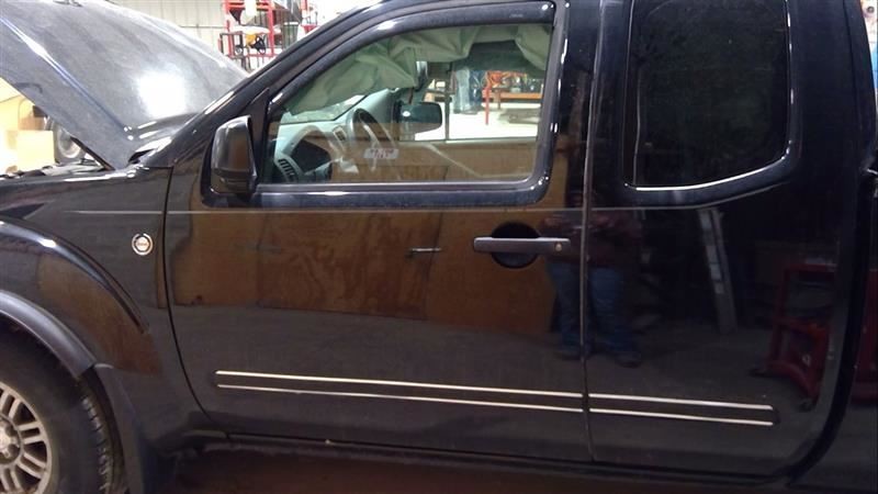 Driver Front Door With Body Side Moulding Electric Fits 19 FRONTIER 3190553