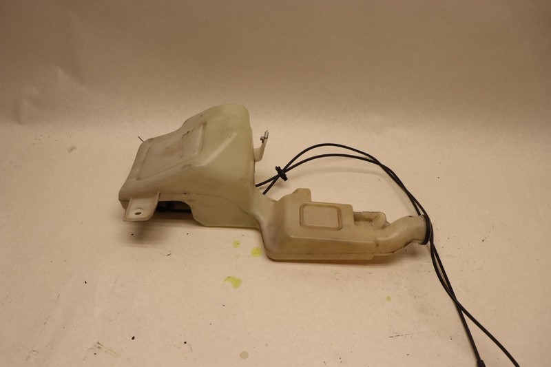 2015-2020 CADILLAC ESCALADE WINDSHIELD FLUID RESERVOIR TANK W/ PUMPS OEM