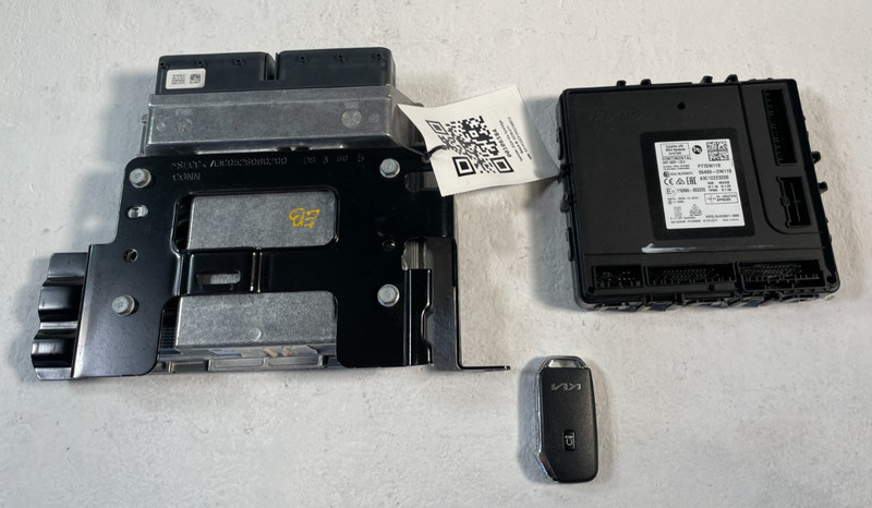 23-25 KIA SPORTAGE ENGINE & BODY CONTROL MODULE ECM BCM W/ KEY FOB 2.5L # 106584