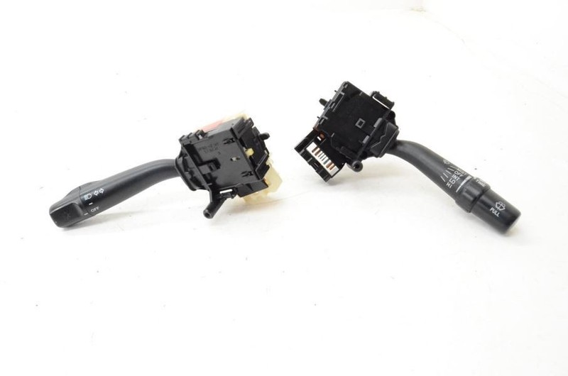2000-2005 Toyota MR2 Spyder Headlight Turn Signal and Wiper Combination Switch