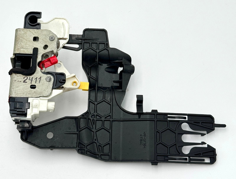 ✅2009-2026 RAM CLASSIC 1500-3500 OEM FRONT RIGHT DOOR LATCH w/ BRACKET 4TH GEN
