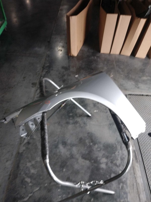 2015 Lexus IS250 Front Left Fender Silver Little Dent 135371 NJ25-21672-536485