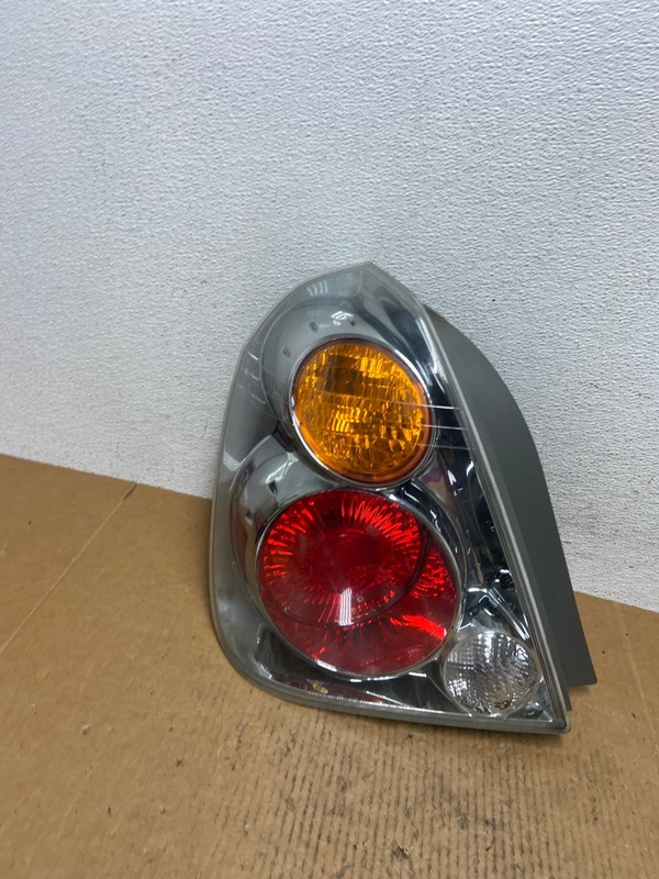 2002 2003 2004 Nissan Altima Tail Light Left Driver Lh Side OEM AE0619 LK