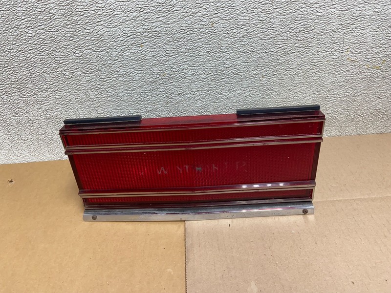 1978 to 1979 Chrysler New Yorker Rear Tail Gate Reflection Z3809 PS