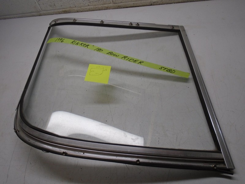 ZB 1996 Rinker Bow Rider 180 STB Right Driver Water Bonnet