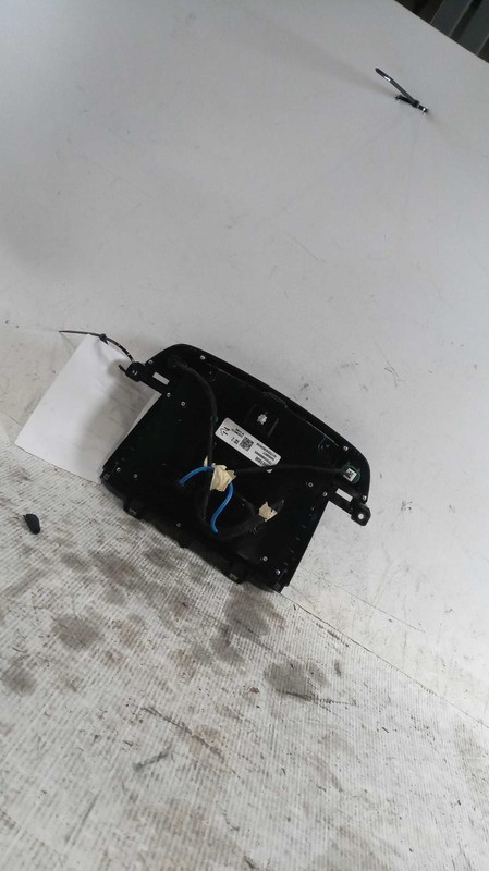 2018 Buick Regal Infotainment Display OEM White 42342511 120K Miles