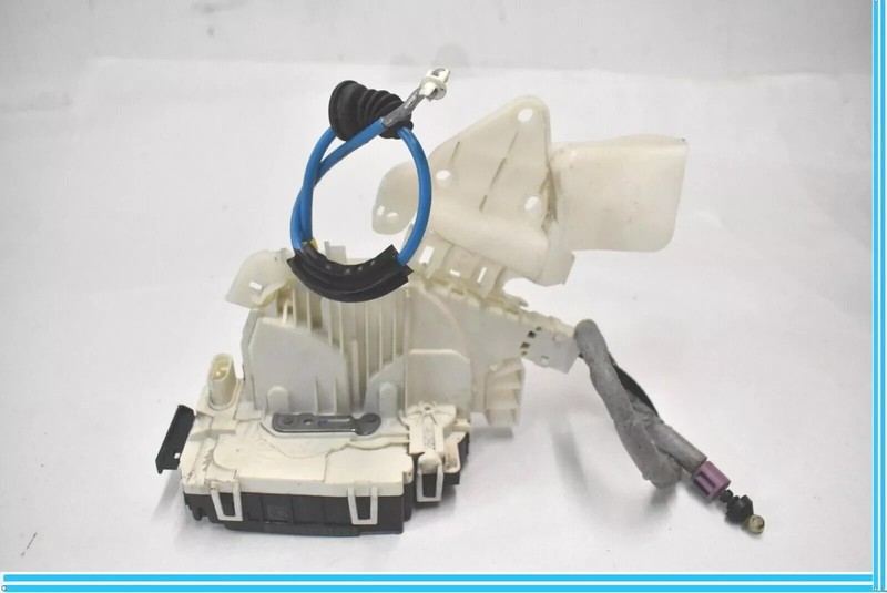 08-14 Mercedes W204 C300 C63 AMG E350 Front Right Door Lock Latch Actuator OEM