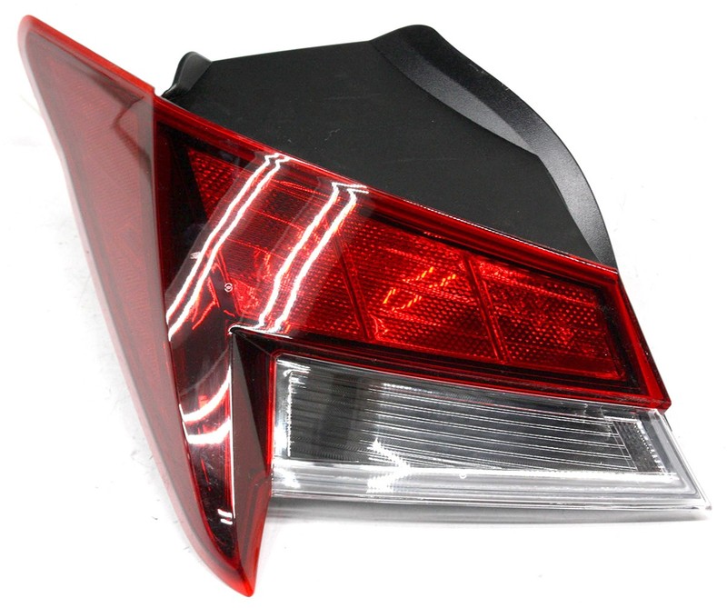 OEM Left Driver Side Halogen Tail Lamp For Hyundai Elantra (US) 92401-AB000