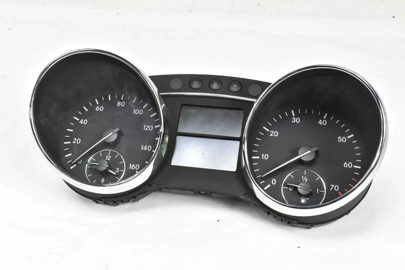 06-07 Mercedes W251 R350 R500 Instrument Cluster Speedometer 2515401748 OEM 129k