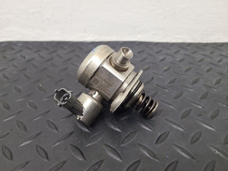 13-16 Ford Escape 1.6L Engine Mounted Fuel Pump OEM AG9Z-9350-B