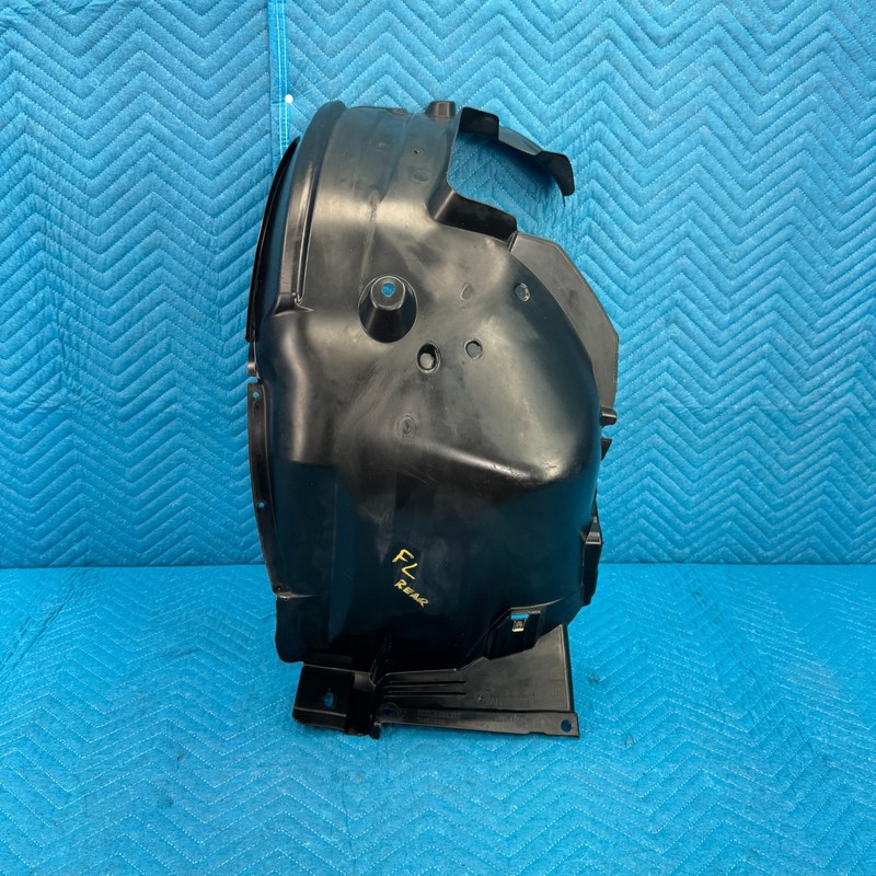 2006–2008 BMW 325i E90 frontLeftfender liner (rear section) OEM 51717059377