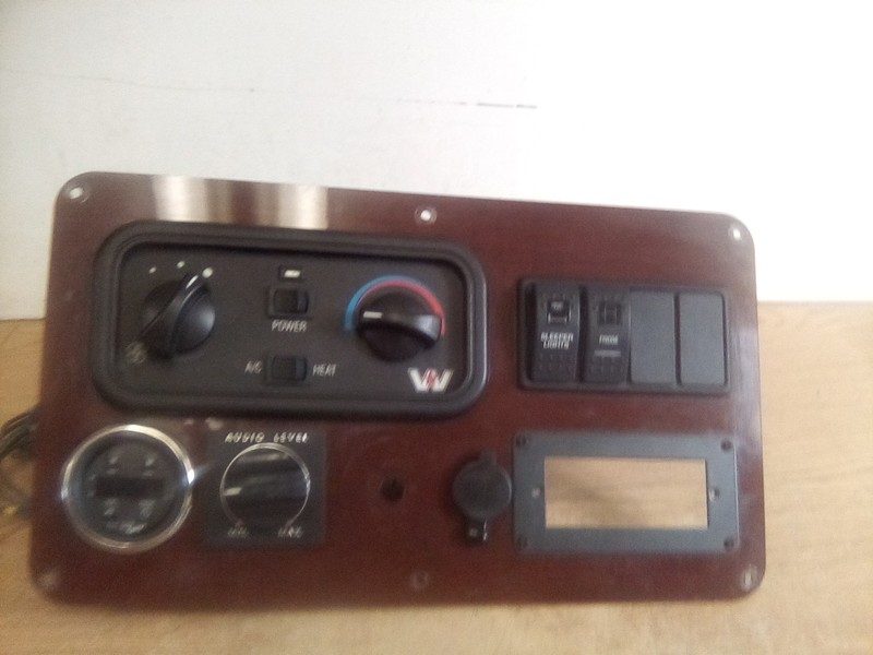 Western Star RD-3-9508-0 Sleeper Control Panel