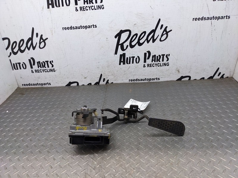 99-02 Firebird Camaro 3.8l Gas Fuel Throttle Pedal Module Position Senso 1177809