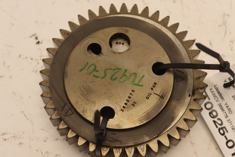 2013-2017 PETERBILT 579 CUMMINS ISX15 DIESEL ENGINE IDLER GEAR 3686778 OEM