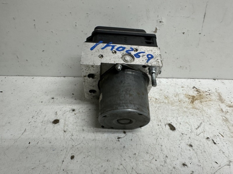2010-2012 Mazda CX-7 Fwd ABS Anti Lock Brakes Pump Brake Actuator & Modulator
