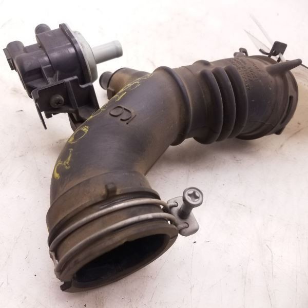 2013 TOYOTA PRIUS C TWO 1.5L 4CYL AIR CLEANER TUBE RESONATOR ASSEMBLY