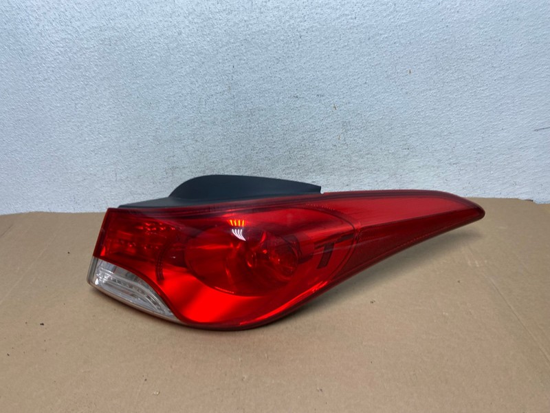 2011 2012 2013 Hyundai Elantra Sedan Right Passenger Tail Light OEM AD6403 LK