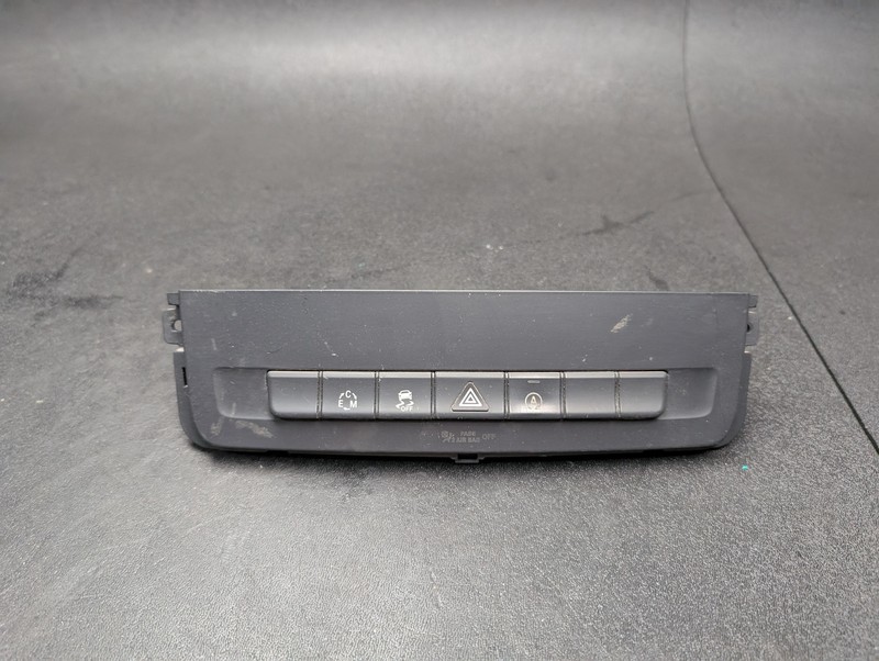 Hazard & Auto Start Stop & Traction Switch 2017 Mercedes Metris 4479055151 16-23