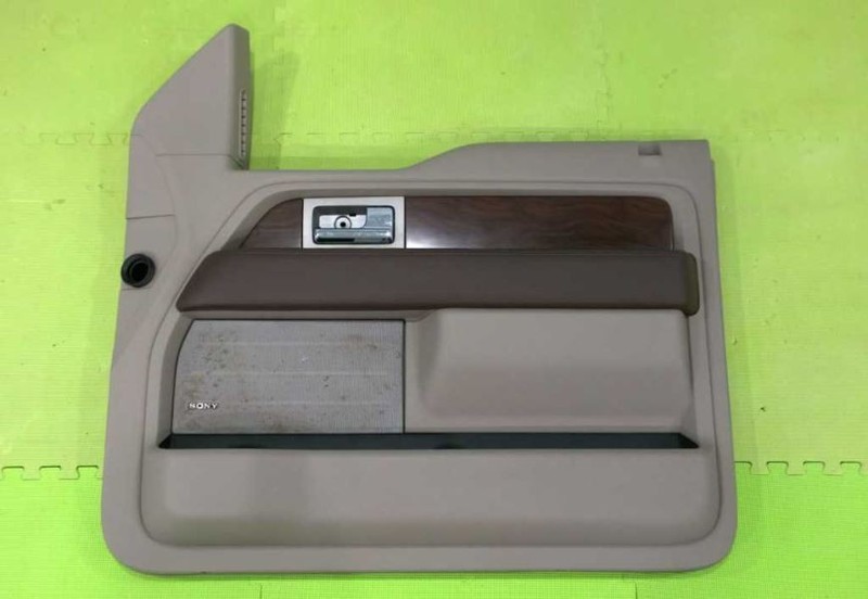 09-14 F150 PASSENGER RIGHT FRONT PLATINUM INTERIOR DOOR PANEL OEM 2479-102