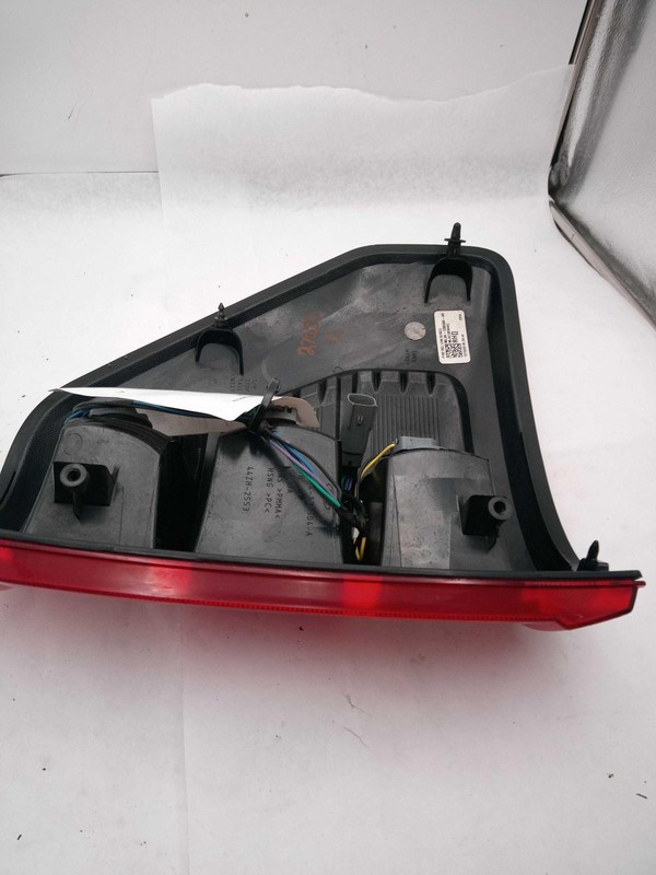 2021 Ford F150 Pickup Right Tail Light Assembly White Heavy Scratches