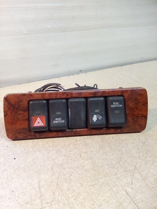 Volvo 1096567 Switch Panel