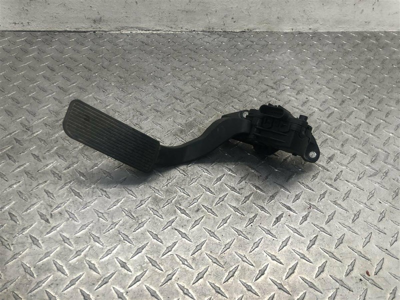 2007 GMC YUKON XL 1500 GAS DEDAL OEM 15847349