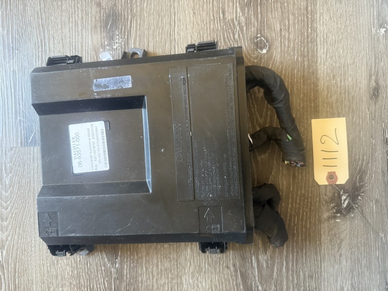 2020 FREIGHTLINER CASCADIA SSAM FUSE BOX MODULE PANEL A06-95633- 002 A2C10216700