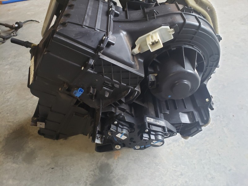 Used HVAC Blower Motor fits2014 Ford Escape 2.0 awd seas pictured complete