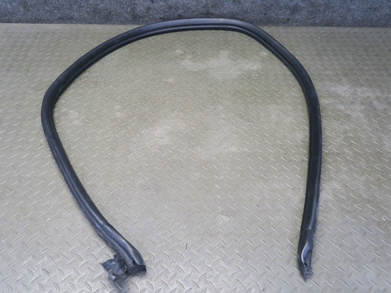 97-04 PORSCHE BOXSTER 986 LEFT DOOR WEATHERSTRIP RUBBER SEAL GASKET 98653707502