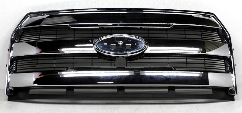OEM Ford F150 Lariat Grille FL3Z-8200-PA Guide Pegs Missing Surface Scratches