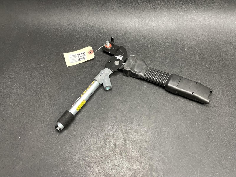 Front Right Seat Belt Pretensioner 2018 Kia Soul 88841-B2000-EQ 2014 2015 - 2019