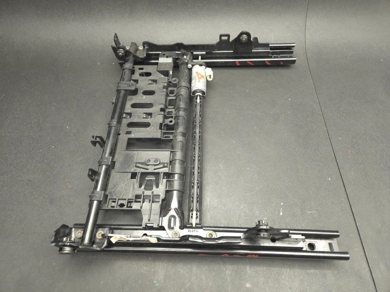 Front Right Seat Track Rails Set 2017 Mercedes S65 0009108604 2006 2007 - 2020