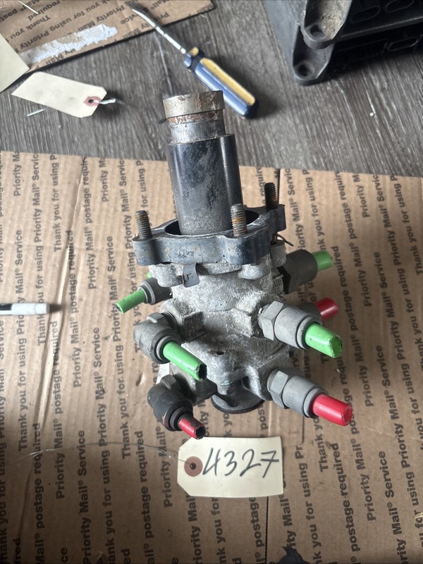 Volvo Clutch Pedal Box Dual Brake Valve - P/N: 20990654