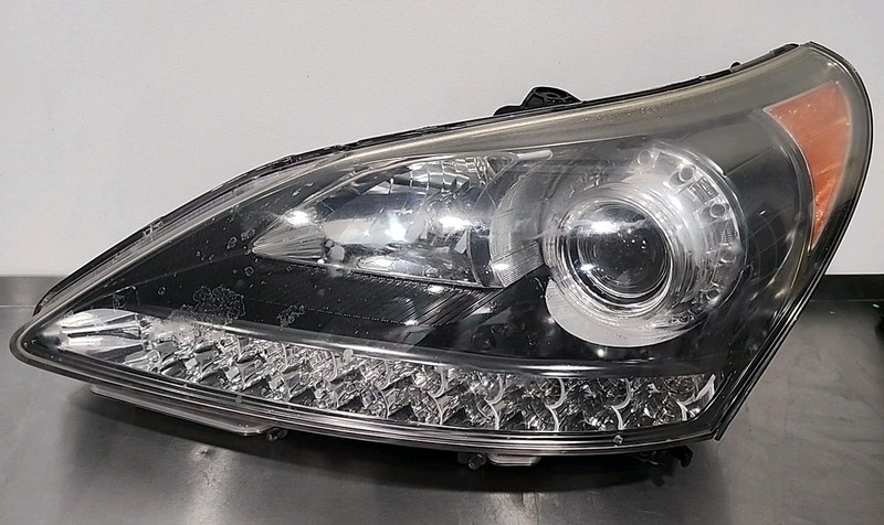 2011 Thru 2016 Hyundai Equus OEM Driver Side Headlight 92101-3N000 Xenon LH