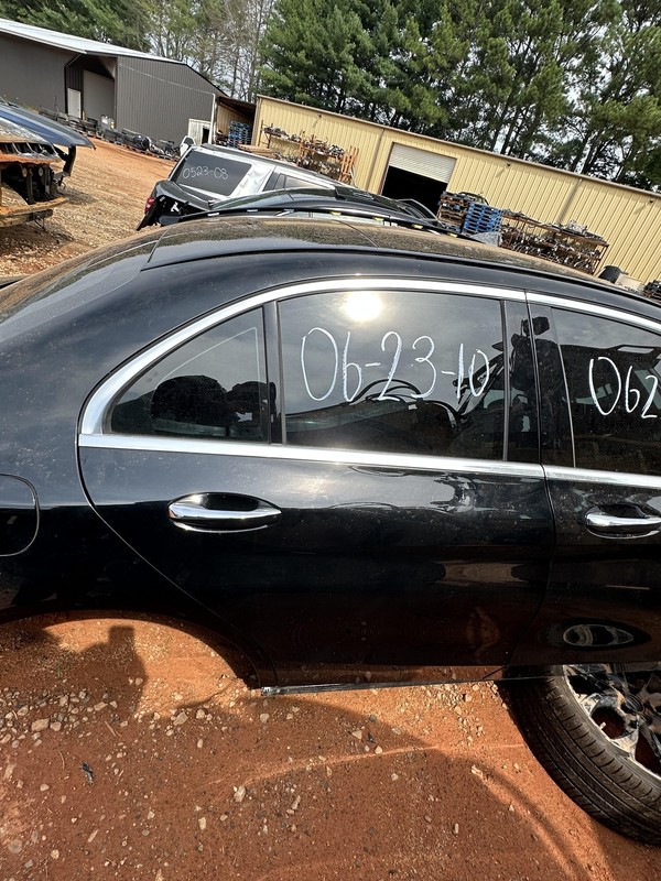 2015-2021 MERCEDES C300 W205 RIGHT PASSENGER SIDE DOOR OEM BLACK 040U