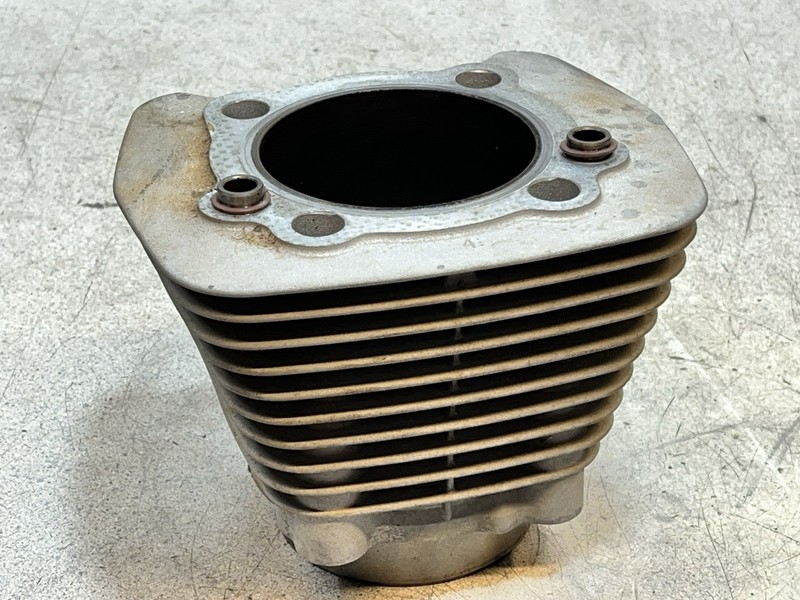 97 Harley Davidson Xl 883 Sportster Rear Engine Motor Cylinder Jug Barrel XL883