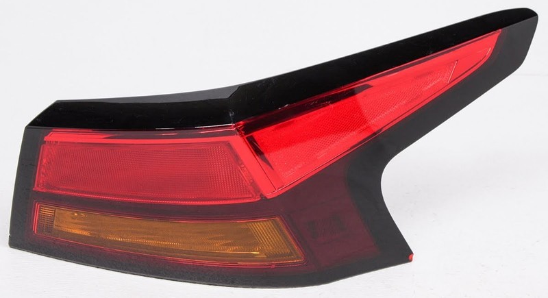 OEM Nissan Altima Right Passenger Side Halogen Tail Lamp 26550-6CA1A Lens Chip