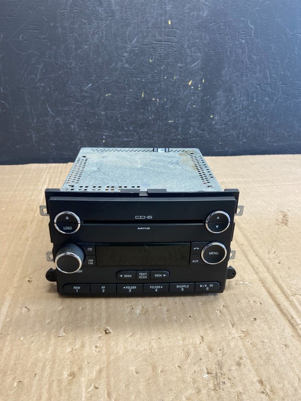 2009 - 2010 Ford Expedition Explorer Radio CD Player AM/FM OEM AE1721 DG