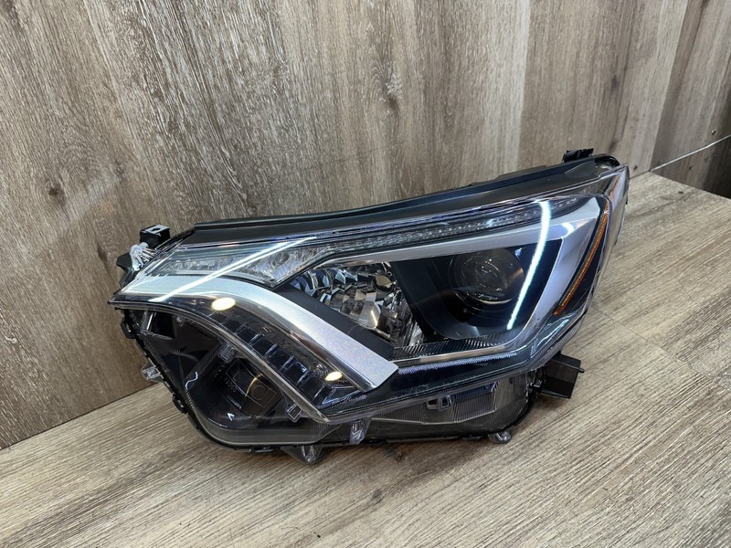 2016-18 TOYOTA RAV4 LH HEADLIGHT ASSY OEM