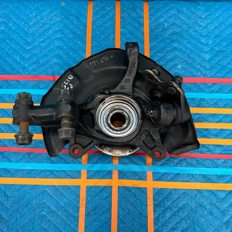 2004–2010 Toyota Sienna Front Left Steering Knuckle With Hub OEM