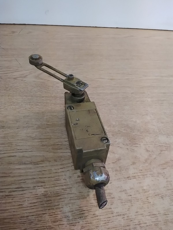 Allen-Bradley 802T-ATP Series D Oil Tight Switch